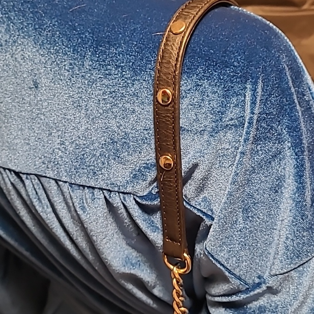 🤩Black leather Rebecca Minkoff Mini M.A.C. Crossbody bag with Gold Accents - Picture 6 of 16